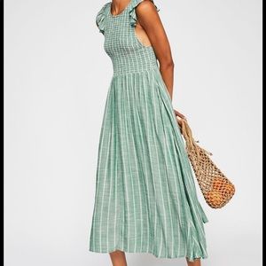 Free people midi dress 💚